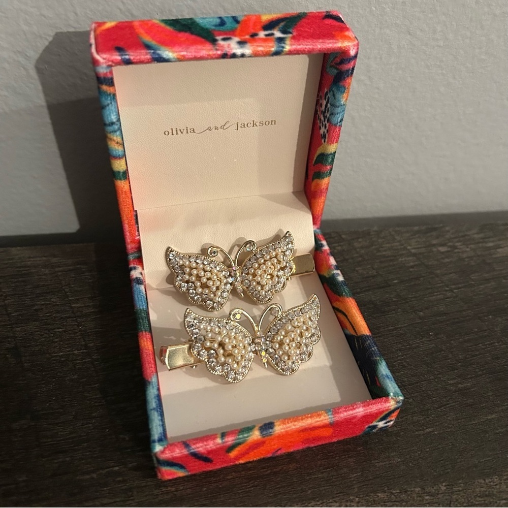 Vtg Sparkly RHINESTONE FAUX PEARL BUTTERFLY Clips